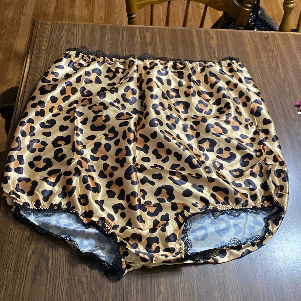 “5/$20” HUGE silky soft lace trim gag gift leopard print panties